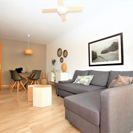 Apartment Beachfront La Jacaranda Marbella