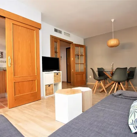 Beachfront La Jacaranda Apartment Marbella