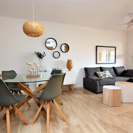 Beachfront La Jacaranda Apartment Marbella