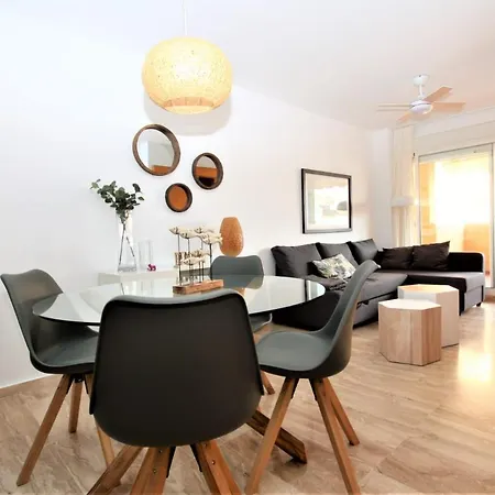 Beachfront La Jacaranda Apartment *