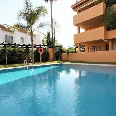 Apartment Beachfront La Jacaranda *